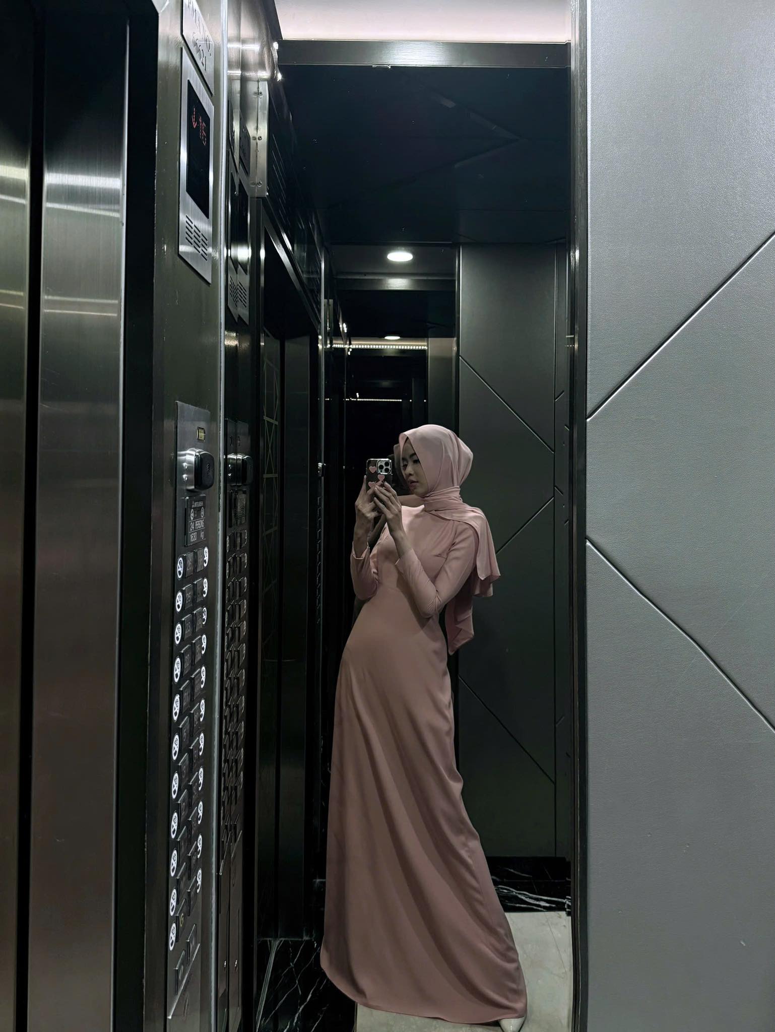 Vẻ đẹp phụ nữ kín đáo