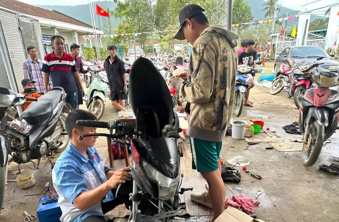 Từ quán nhậu thành xưởng sửa xe dã chiến