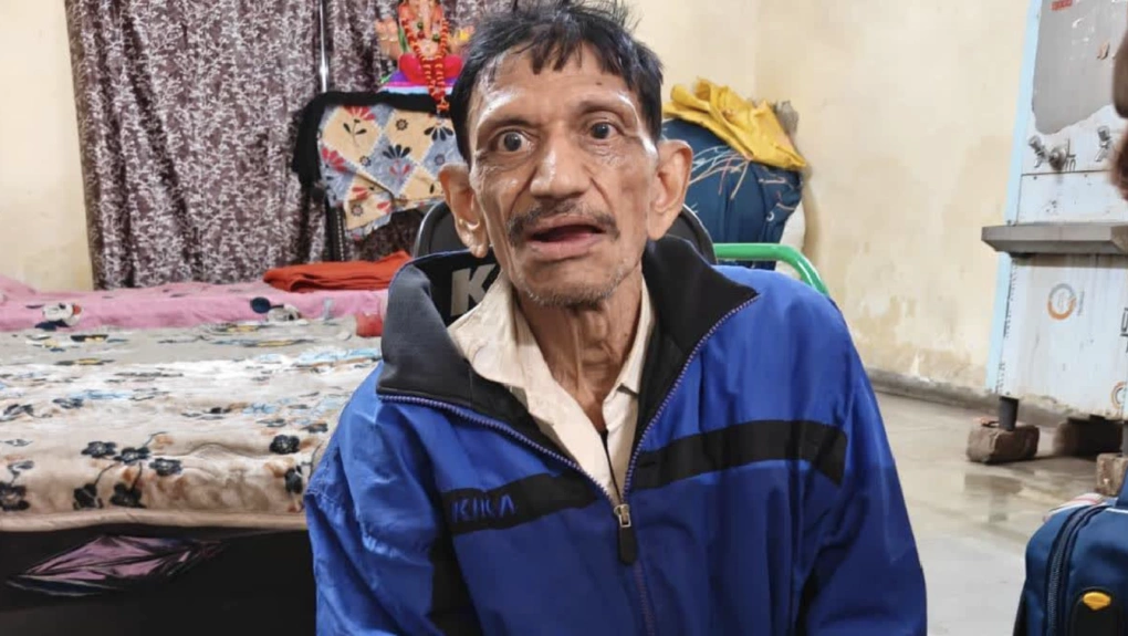 Ông Mangilal, một người ăn xin ở thành phố Indore, tận dụng tiền xin được để cho vay nặng lãi.