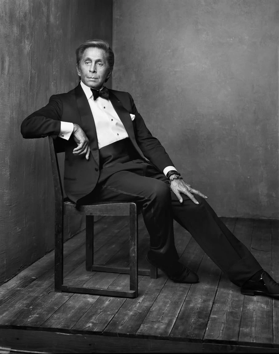 Nhà thiết kế Valentino được xem là huyền thoại thời trang thế giới.