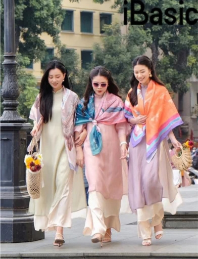 Phối đồ với khăn choàng cùng váy dài pastel theo phong cách thời trang nữ MGRACE